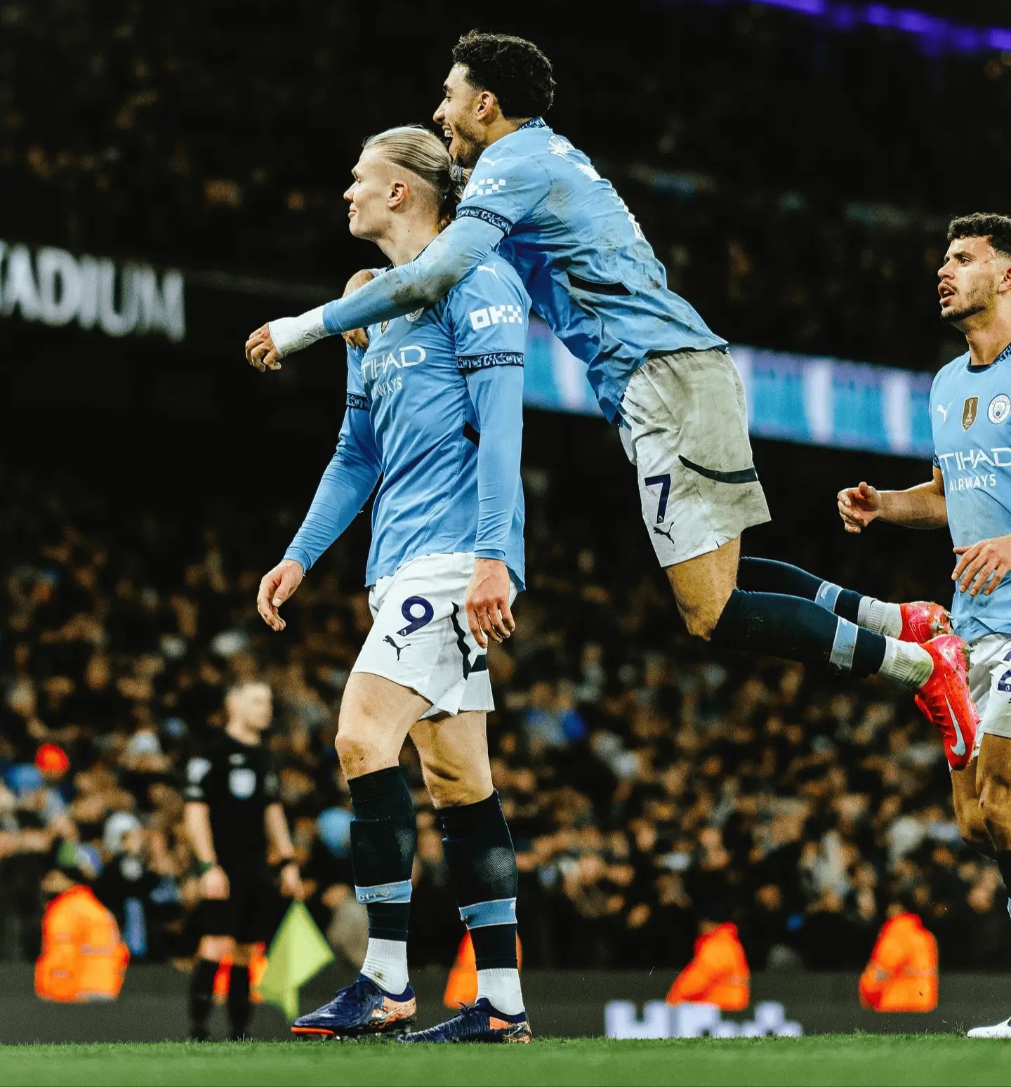 米兰体育官方网站-曼联迎NBA总决赛关键赛；赛前主帅复盘；震撼外界；更衣室氛围转暖